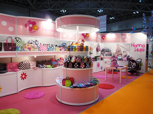 �����C���^�[�i�V���i���E�M�t�g�E�V���[